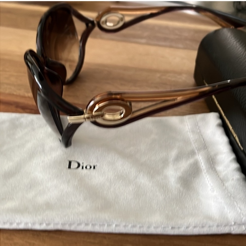 NWOT DIOR SUNGLASSES💗💗💗 - Picture 4 of 5